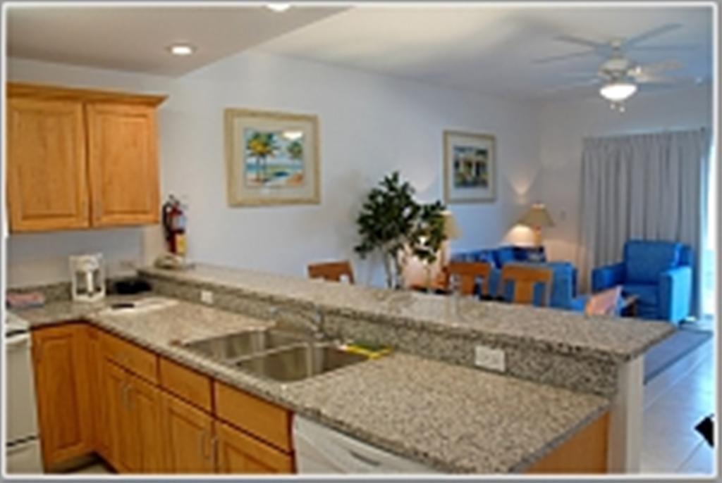 Castaways Cayman Beach Resort North Side Room photo