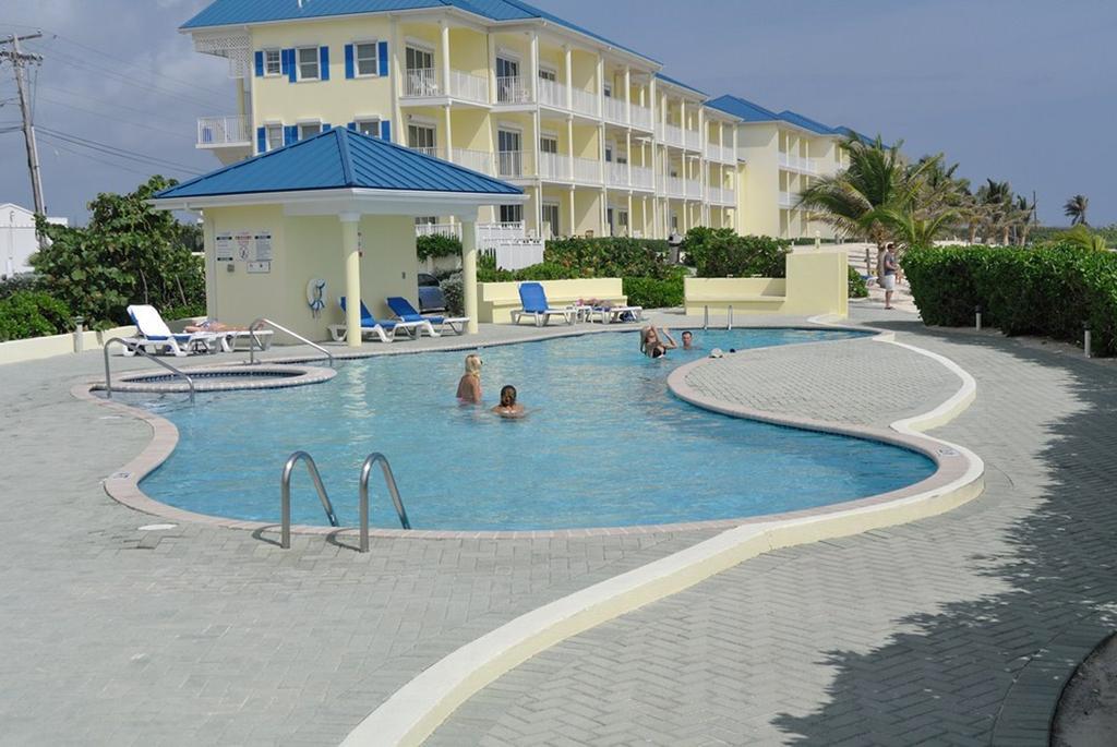 Castaways Cayman Beach Resort Grand Cayman Room photo