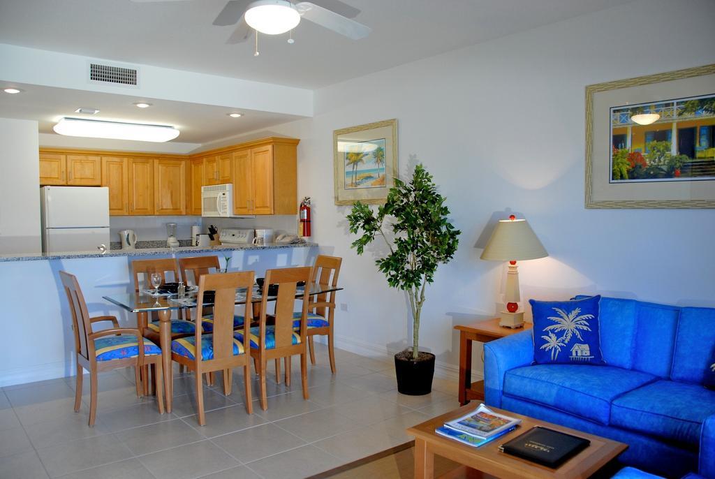 Castaways Cayman Beach Resort North Side Room photo